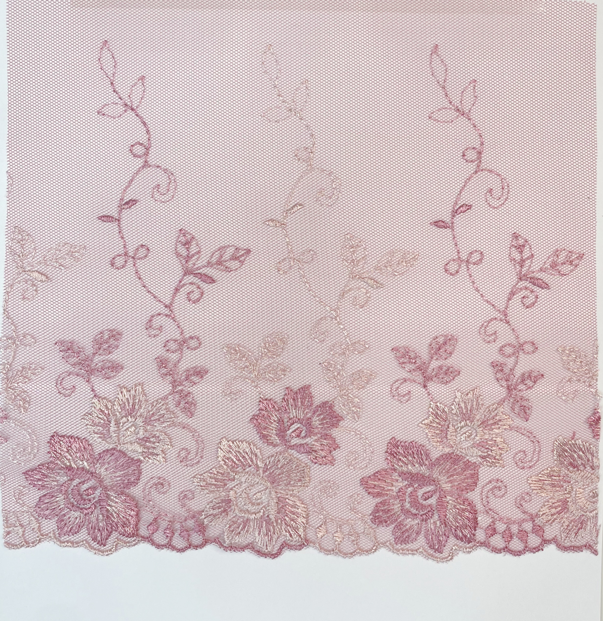 Китай поставляется с различным стилем вышивки кружево для продажи 