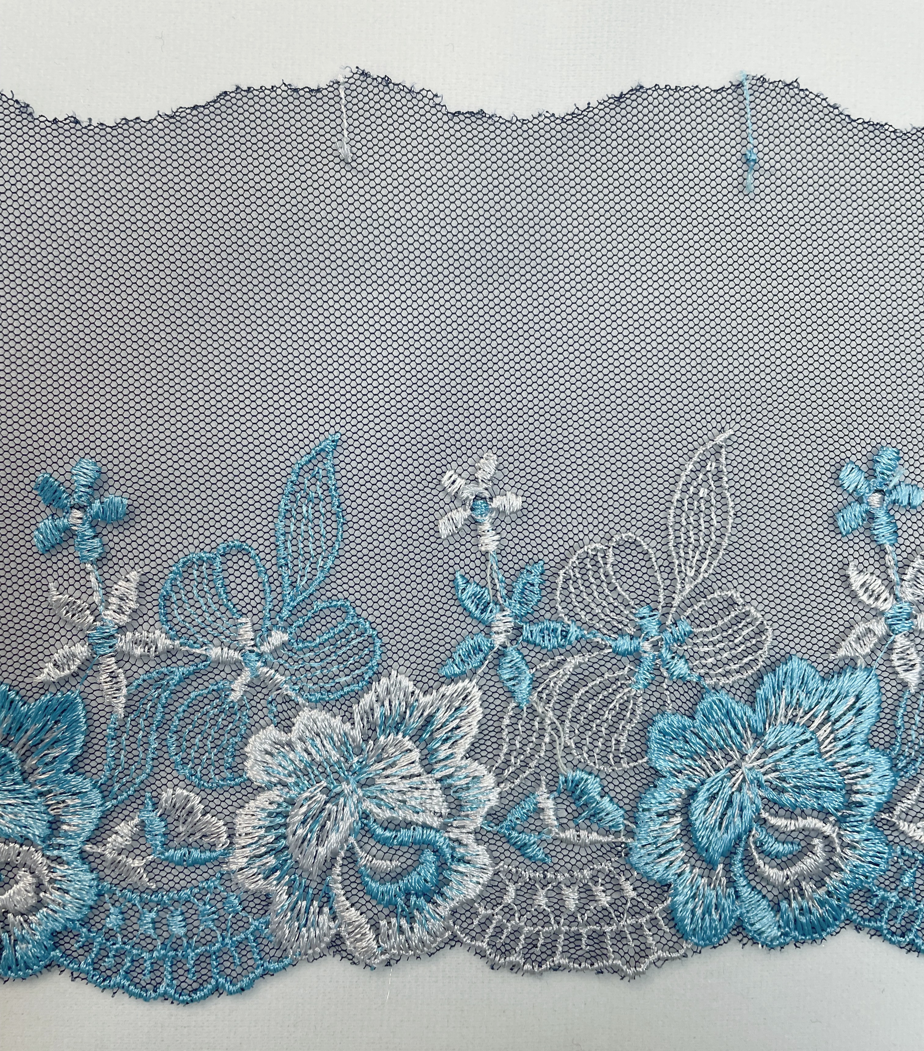 Кружево высокого качества.