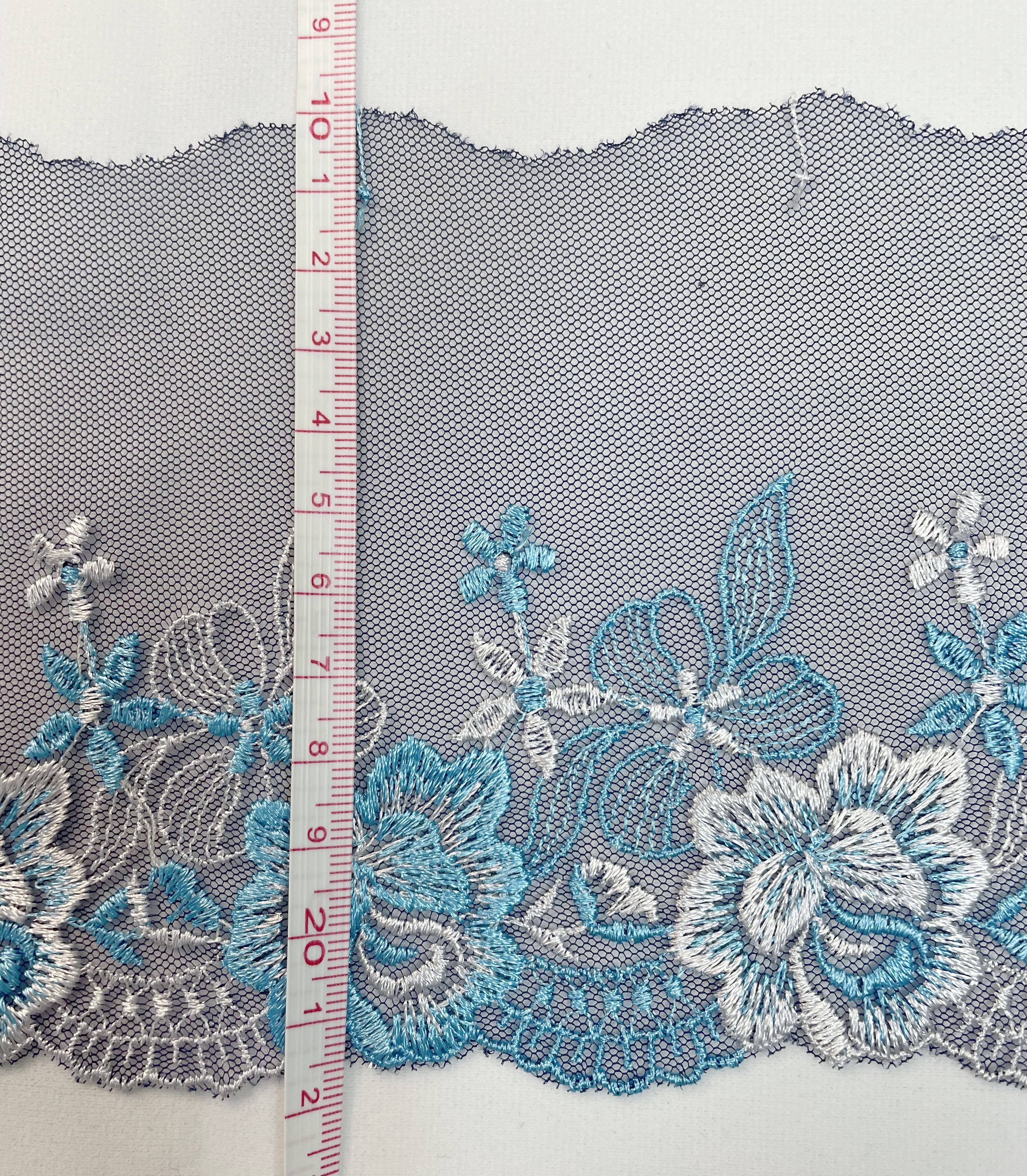 Кружево высокого качества.