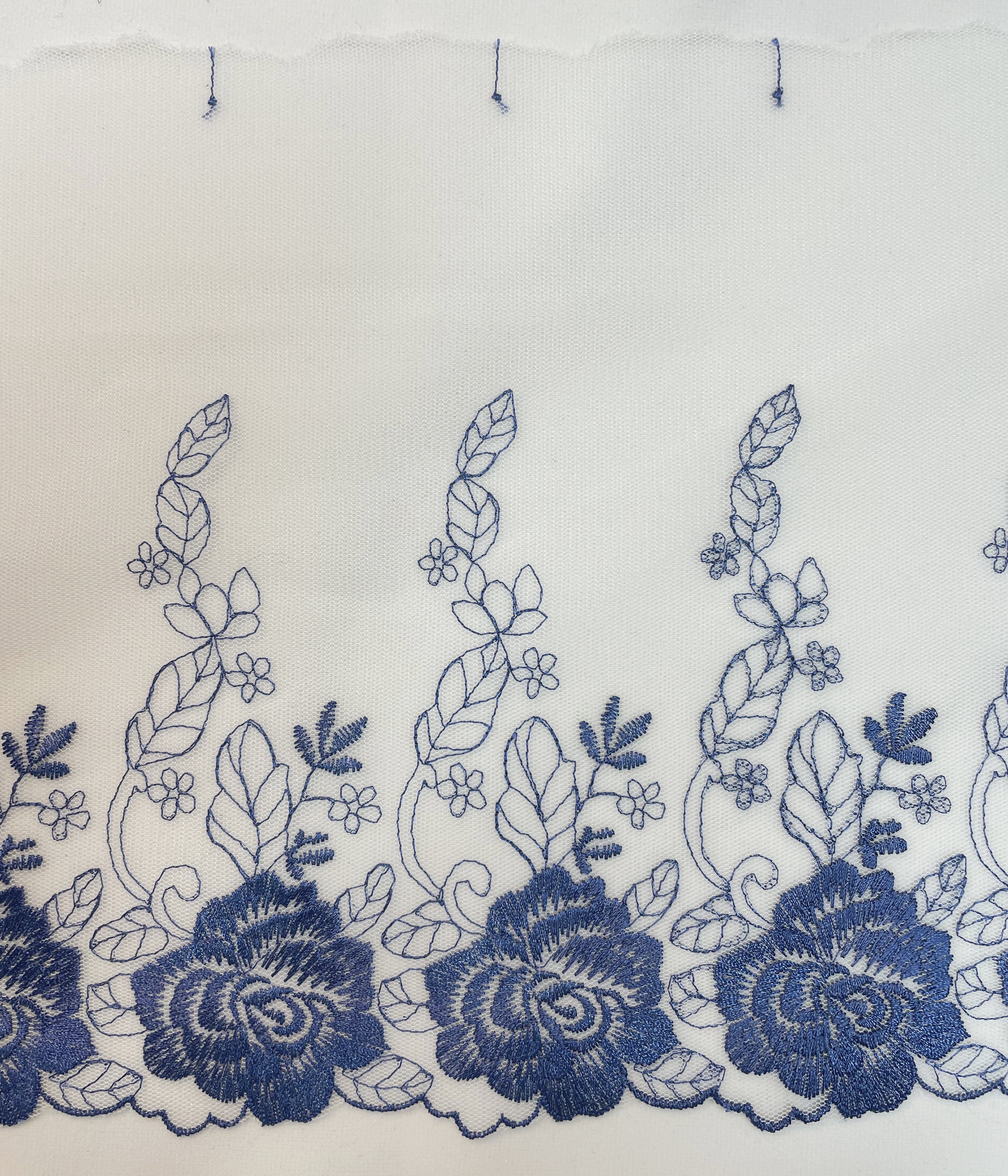 Кружевная поставка может настроить