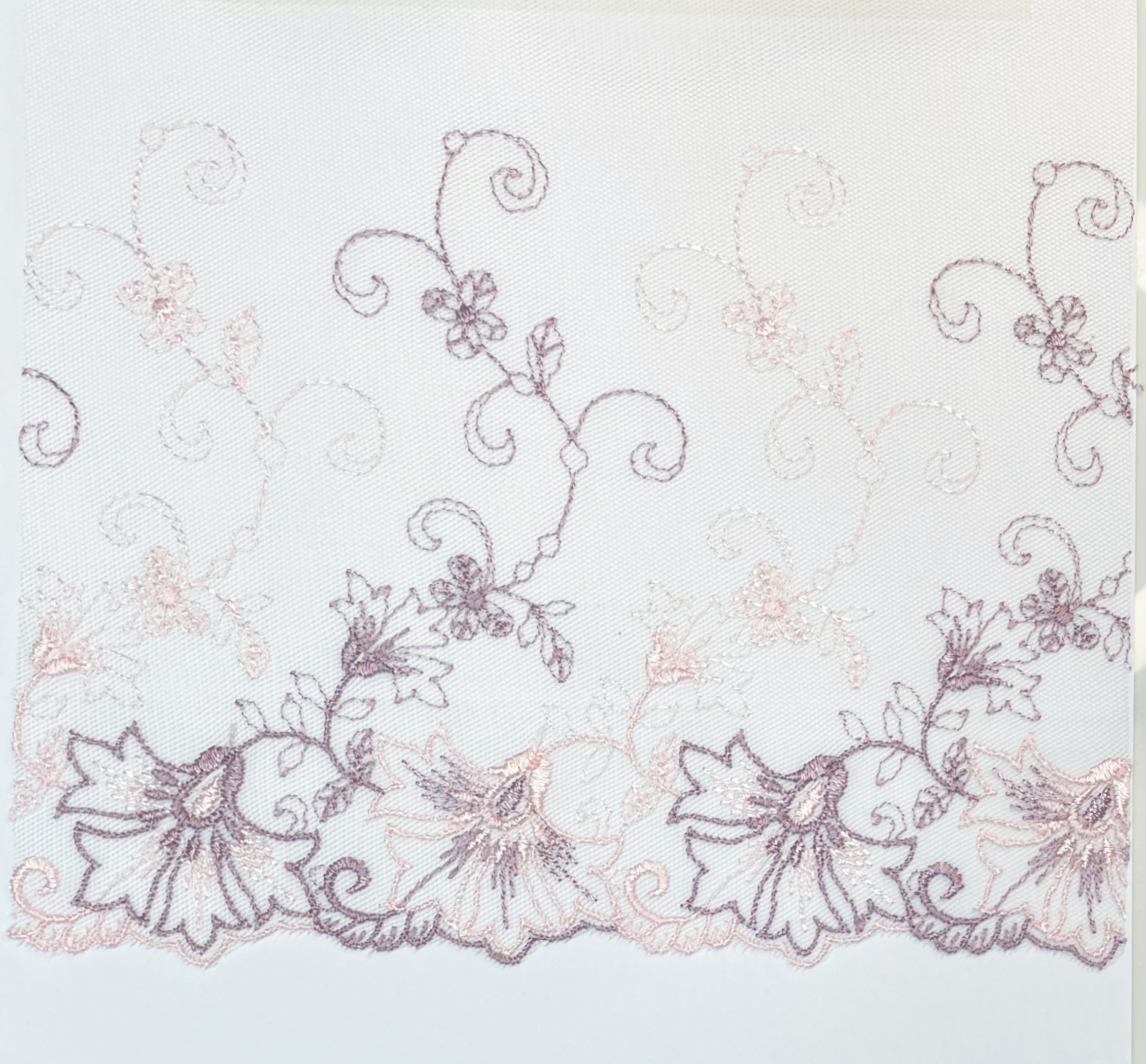 Лучшая кружевная мода 2025: платья, топы и юбки. 