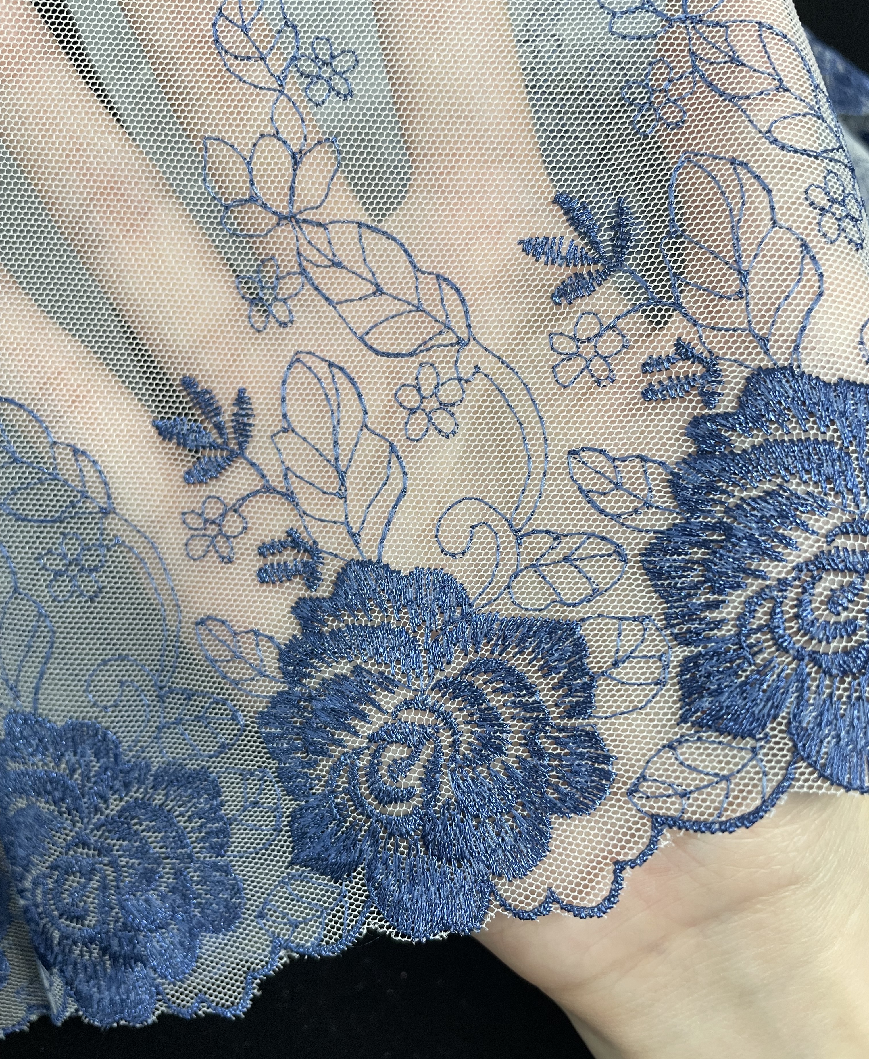 Кружевная поставка может настроить